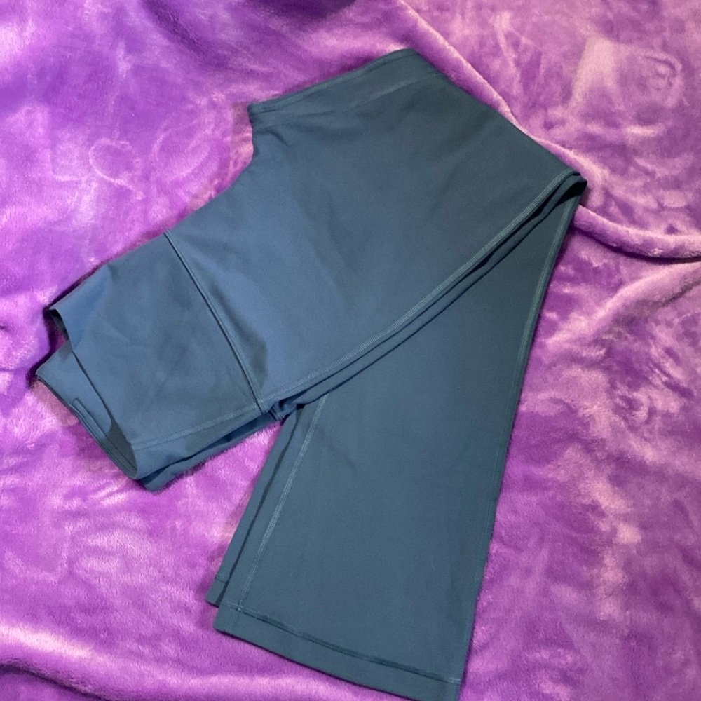 Lululemon Align HR mini flare pants.